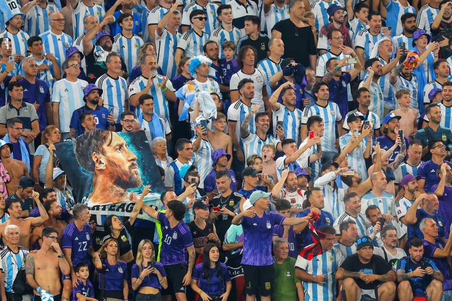 Argentinos foram responsáveis pelo maior público da Copa até agora