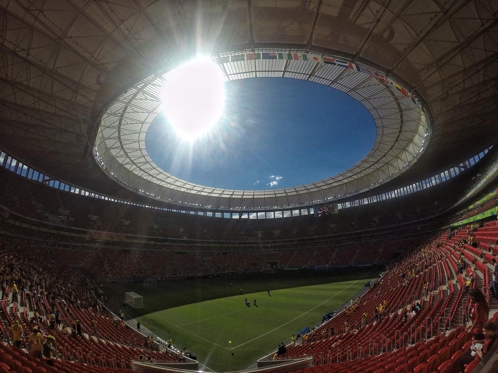 Foto do estádio Mane Garrincha em Brasilia antes do jogo Brasil x África do Sul (Foto: Felipe Schmidt/GloboEsporte.com)