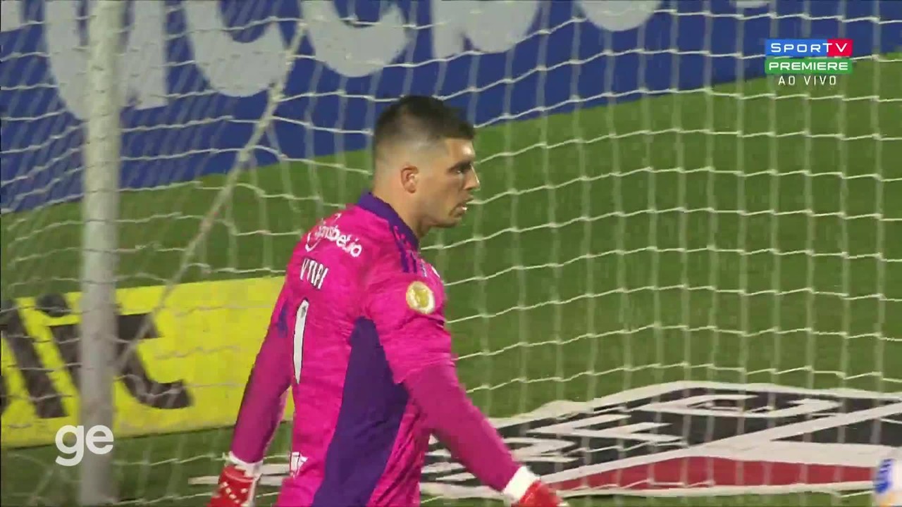 Veja defesas de Tiago Volpi pelo São Paulo no Brasileirão