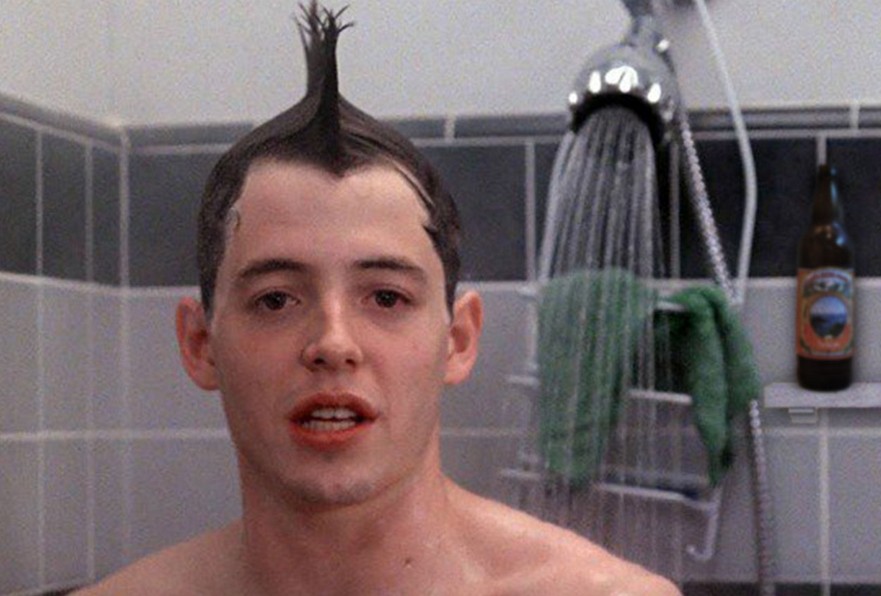 Ferris Bueller (Matthew Broderick) na cena inicial de Curtindo a Vida Adoidado (1986) (Foto: Reprodução)