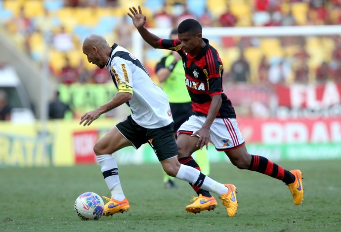 PC Vasconcellos não vê perspectivas boas para Vasco e Fla: Que situação