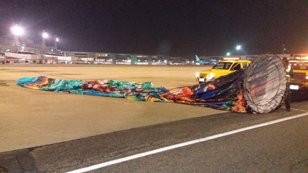 Suspeitos afirmam que resgate do 'balão painel' tinha recompensa de R$ 5 mil e troféu  — Foto: Divulgação/Polícia Federal