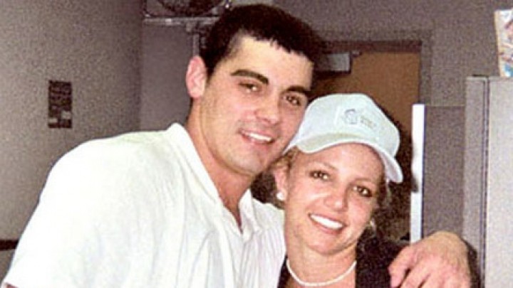 Ex-marido de Britney Spears tentou abrir quarto da cantora, afirmou um segurança em depoimento