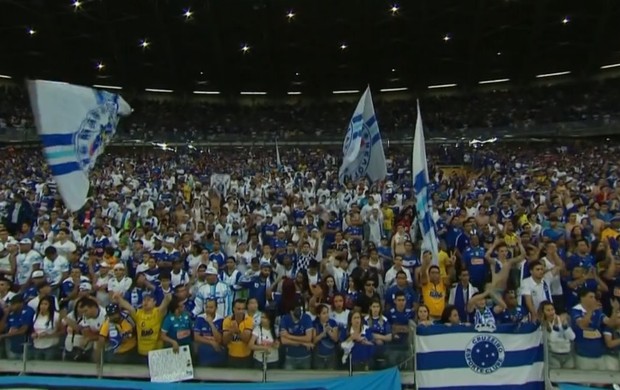 Torcida do Cruzeiro já grita é campeão ainda no 1º turno