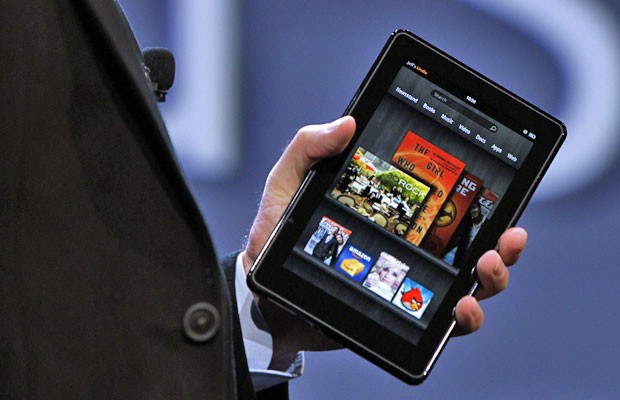 Kindle Fire tem tela de 7 polegadas e conexão Wi-Fi (Foto: Shannon Stapleton/Reuters)