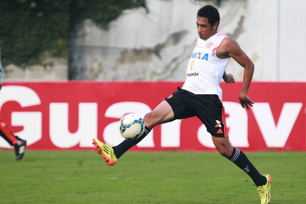Hernane em ação pelo Flamengo (Foto: Gilvan de Souza/Flamengo)