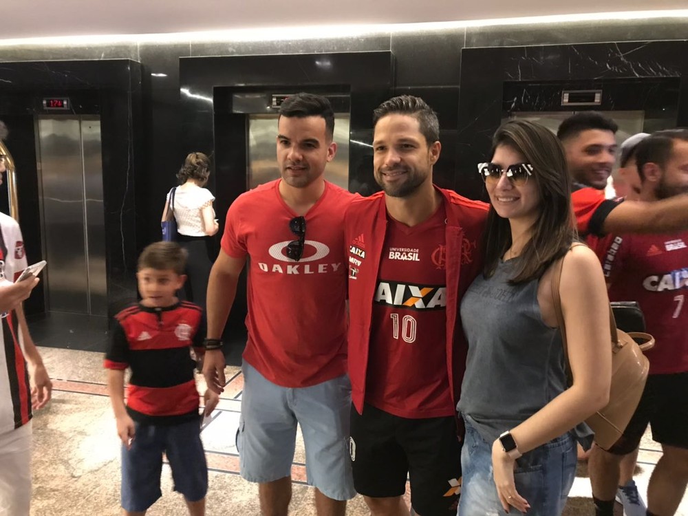 Pressionado após semana de tensão e protestos, Fla encara seu jogo pela paz