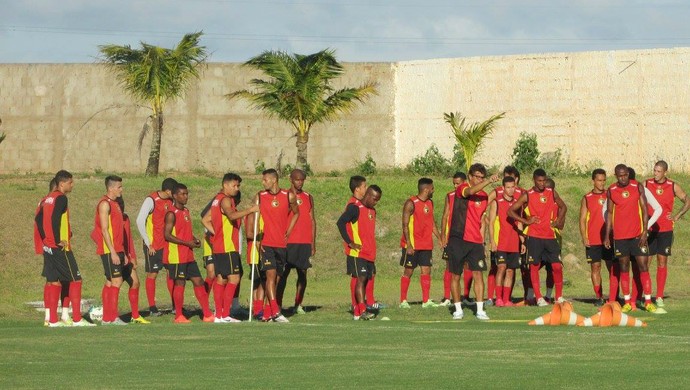 RN - Globo FC jogadores Estádio Barretão Ceará-Mirim (Foto: Rhuan Carlos/Divulgação)