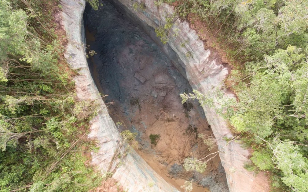 Quase três anos após descoberta de cratera na Bahia, moradores cobram explicações — Foto: OrtoPixel – Soluções com Drones, Geotecnologias e Arquitetura