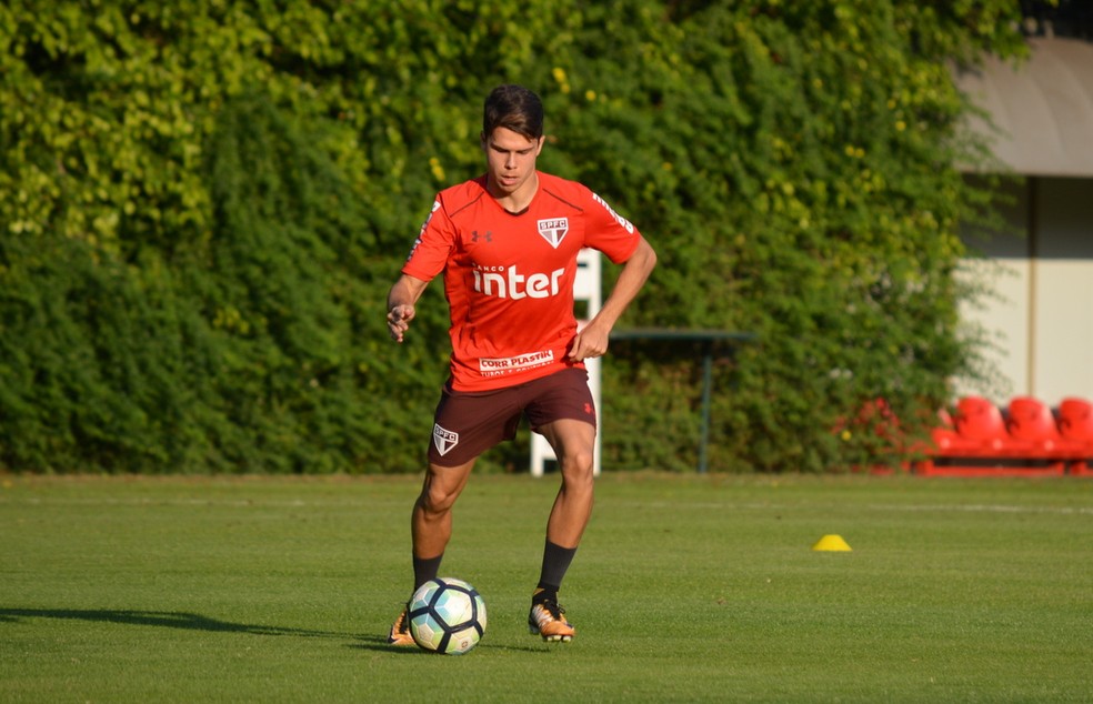 Araruna foi promovido aos profissionais no começo desta temporada (Foto: Érico Leonan / site oficial do SPFC)