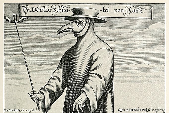 Médicos usavam máscaras com bico de pássaro durante a peste bunônica (Foto: Wikimedia Commons)