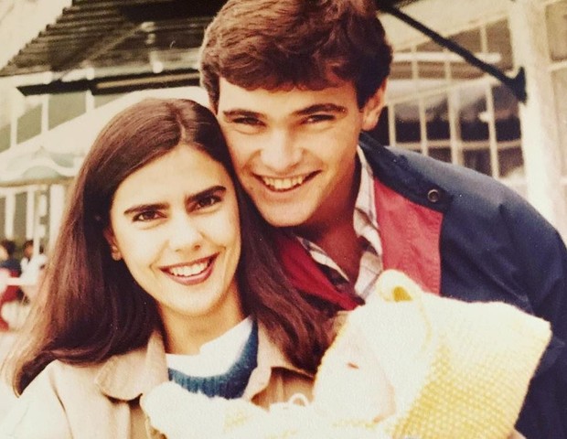 Mateus Carrieri e Mayara Magri na novela Amor com amor se paga (Globo, 1984) (Foto: Reprodução/Instagram)