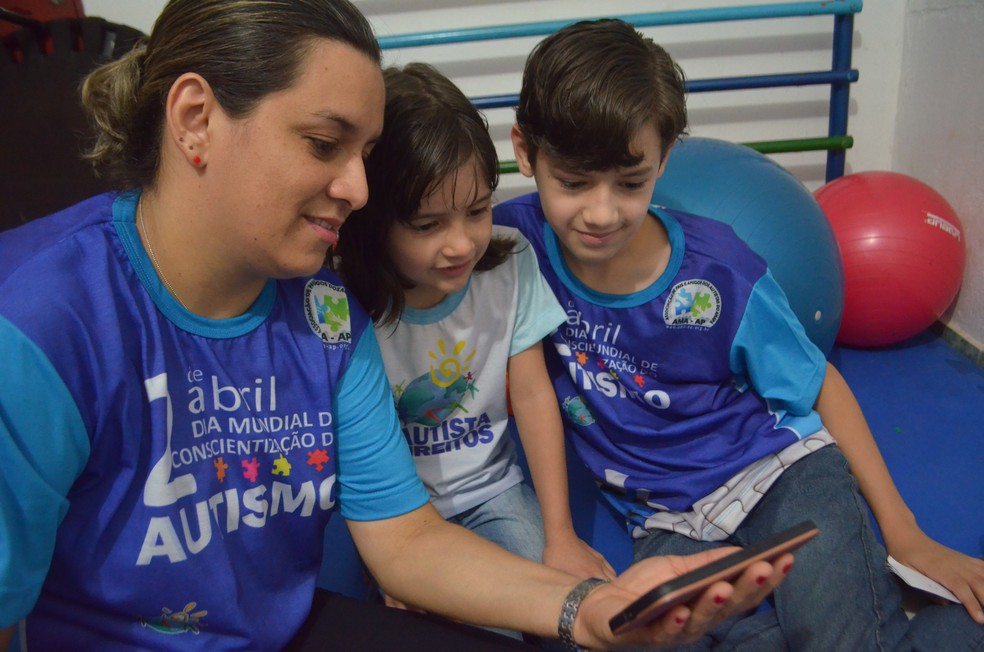 Adely diz não desistir e busca estimular independência dos filhos (Foto: Fabiana Figueiredo/G1)