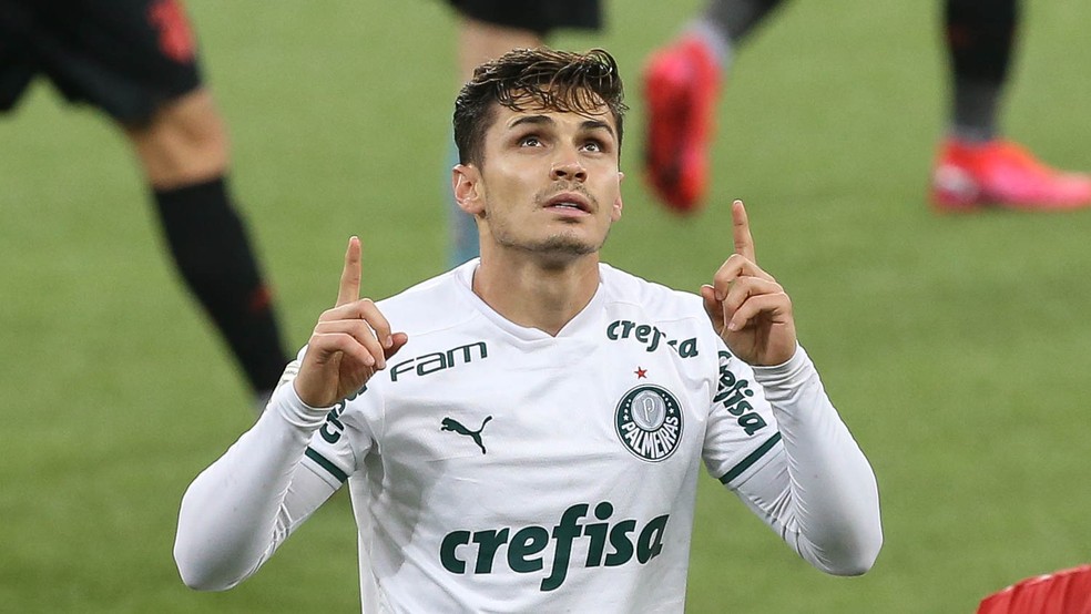 Raphael Veiga tem aproveitamento perfeito na marca da cal pelo Palmeiras — Foto: Cesar Greco/Ag. Palmeiras