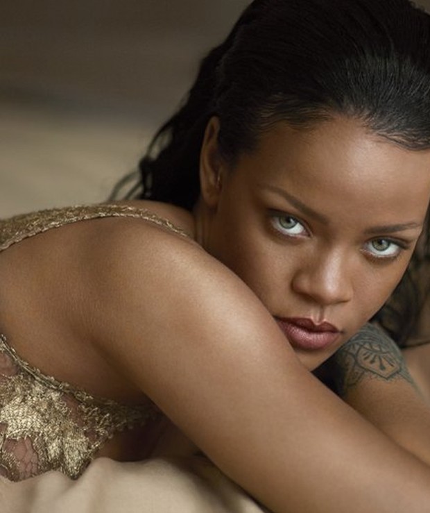Rihanna na Vogue US (Foto: Reprodução)