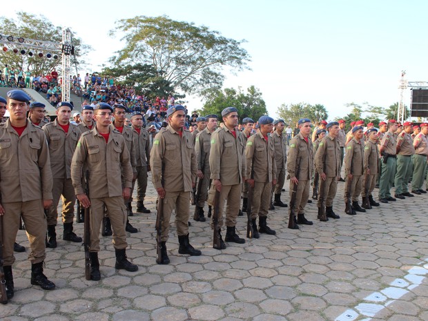 Desfile militar e apresentação da peça teatral “A Batalha do Jenipapo" (Foto: Ellyo Teixeira/G1)