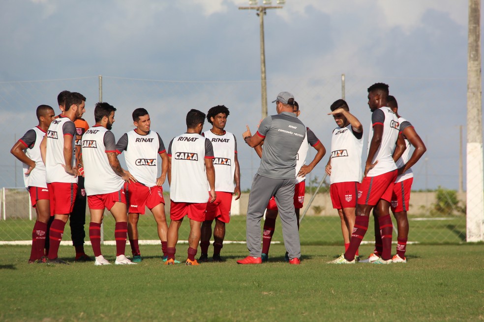 CRB só folga no domingo — Foto: Denison Roma/GloboEsporte.com