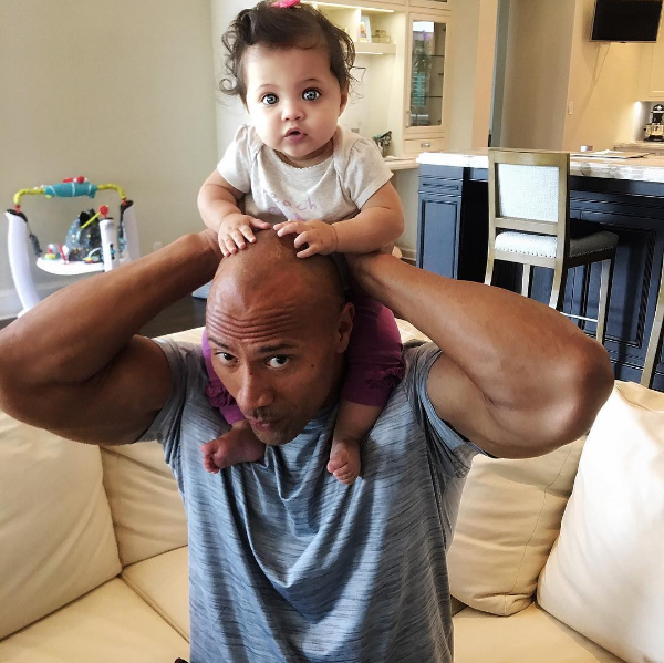 O ator Dwayne 'The Rock' Johnson com a filha (Foto: Instagram)