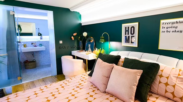 Pop-up hotel in the UK showing Pinterest's best decorating trends (Photo: Guide)