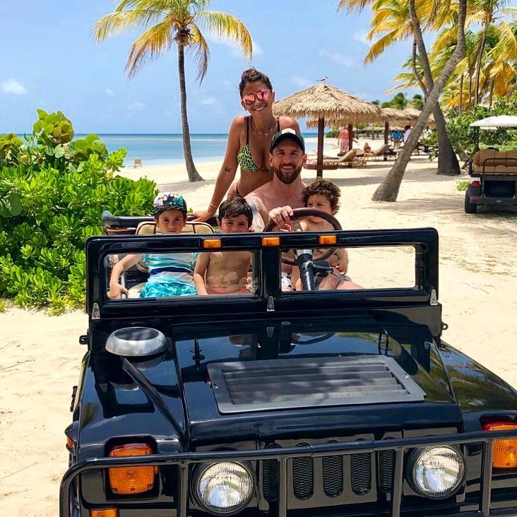 Leo Messi curte férias em família em Ibiza - Revista ...