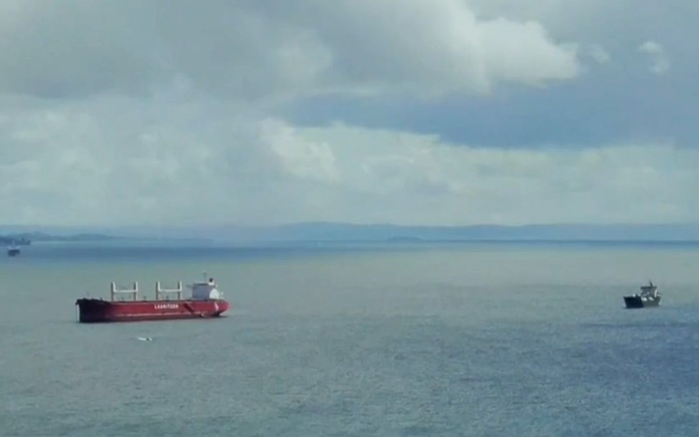 Navios internacionais ficaram em quarentena na costa de Salvador após tripulantes pegarem Covid-19 — Foto: Reprodução/TV Bahia