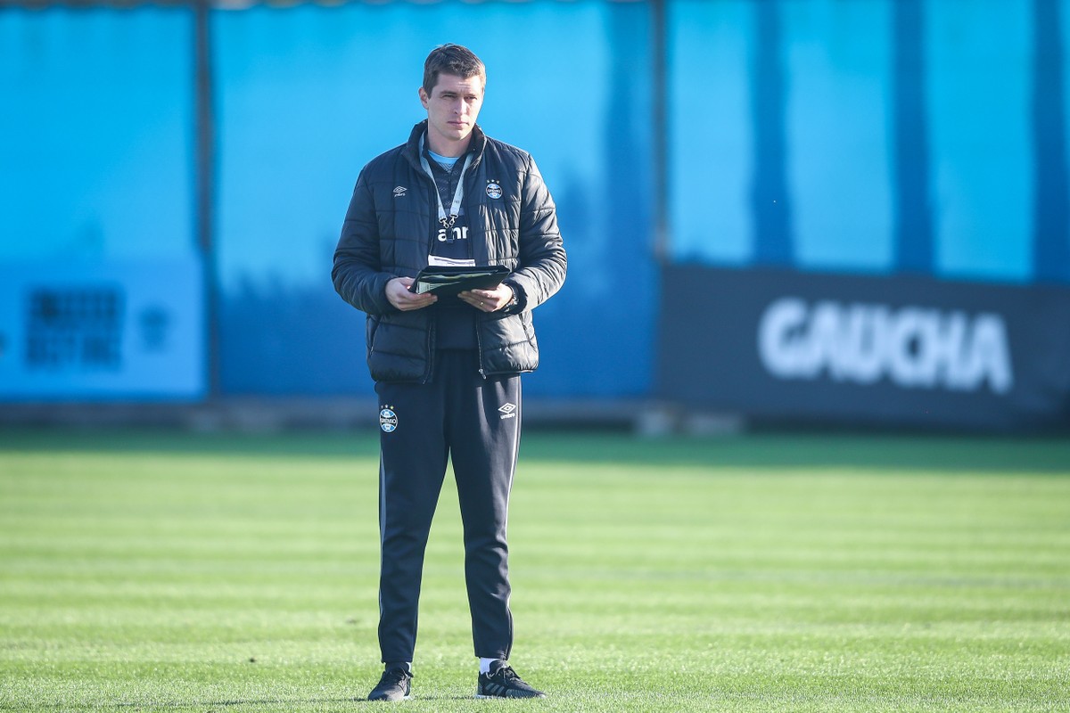 Sem definição de novo técnico, Grêmio dá chance para interino ao menos até o Gre-Nal - Vimarsana News