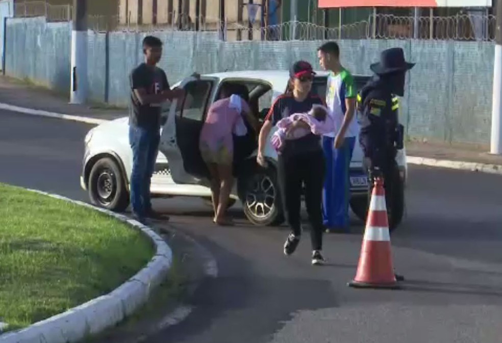 Bebê teve uma parada cardiorrespiratória, foi reanimada e levada em estado grave para o PS — Foto: Reprodução/Rede Amazônica