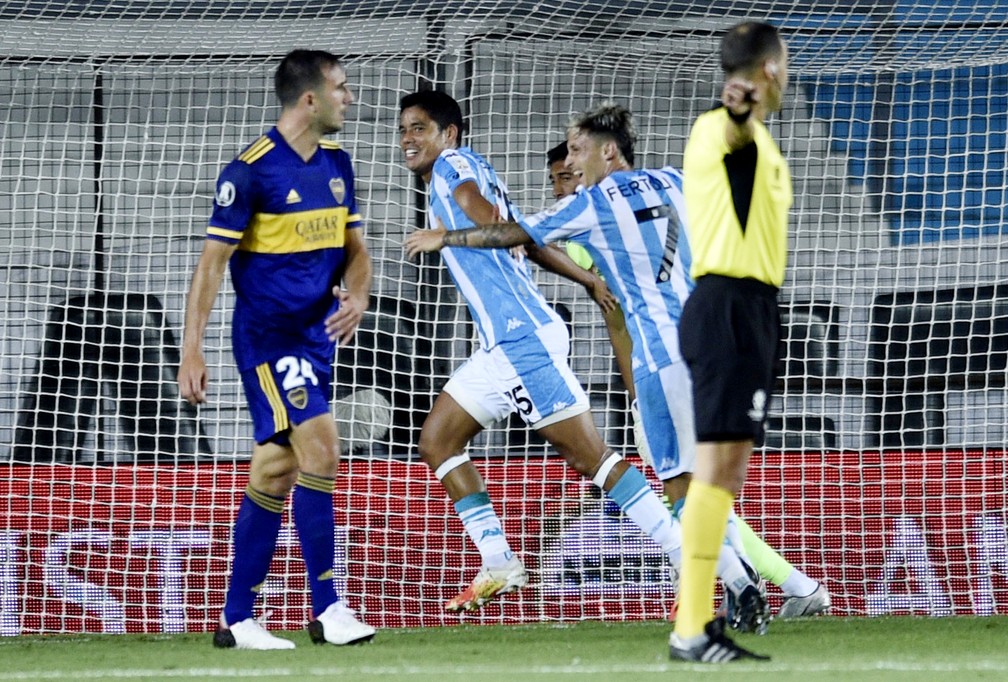 Racing venceu o Boca Juniors em Avellaneda e tem vantagem nas quartas de final — Foto: REUTERS/Gustavo Garello