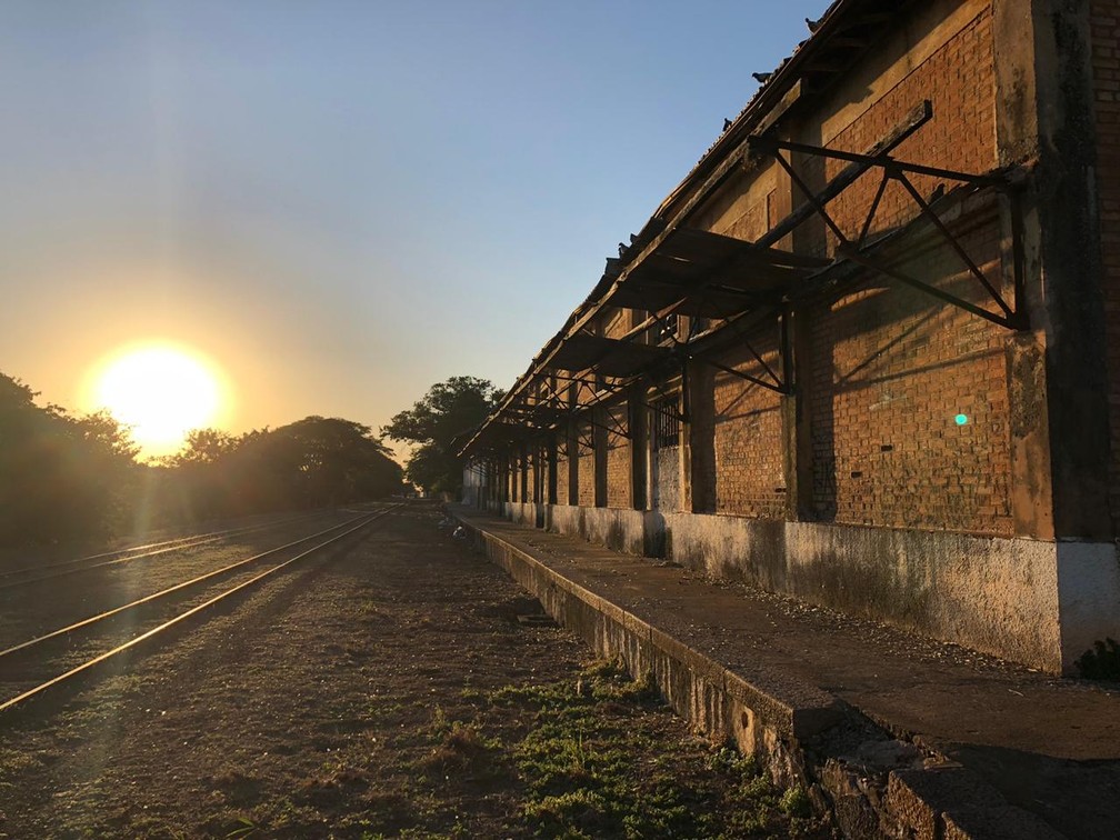 Local onde ficava a antiga Estação Ferroviária de Regente Feijó — Foto: Luís Augusto Pires Batista/TV Fronteira