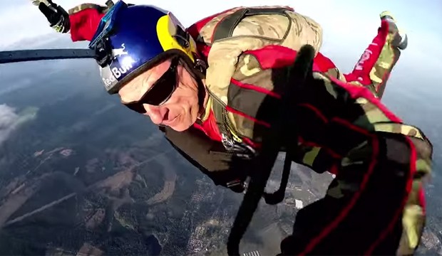Enviado do céu: homem pretende saltar de 7,5 mil metros sem paraquedas (Foto: Reprodução)