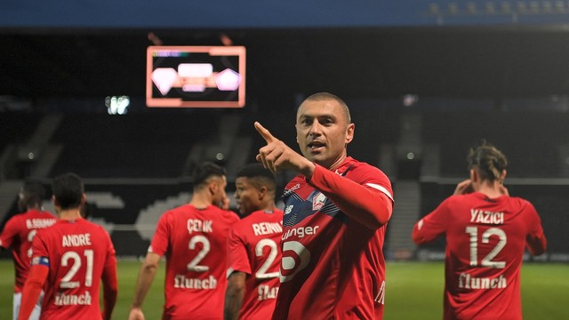 Yilmaz celebra gol pelo Lille diante do Angers e que garantiu o título francês