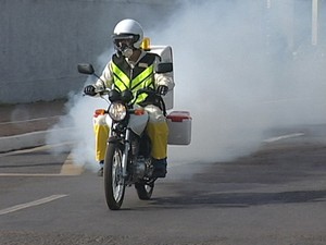 Serviço de motofog é novidade em Minas Gerais (Foto: Reprodução/ TV Integração)