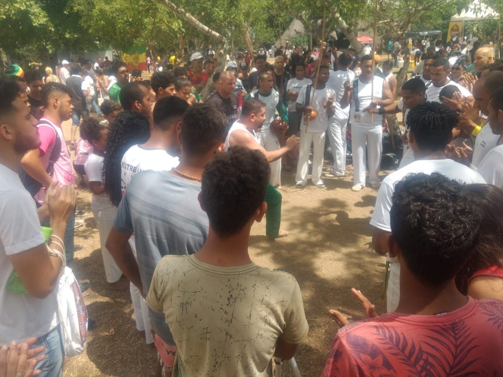 Grupos de capoeira se apresentam na Serra da Barriga — Foto: Douglas Franças/TV Gazeta