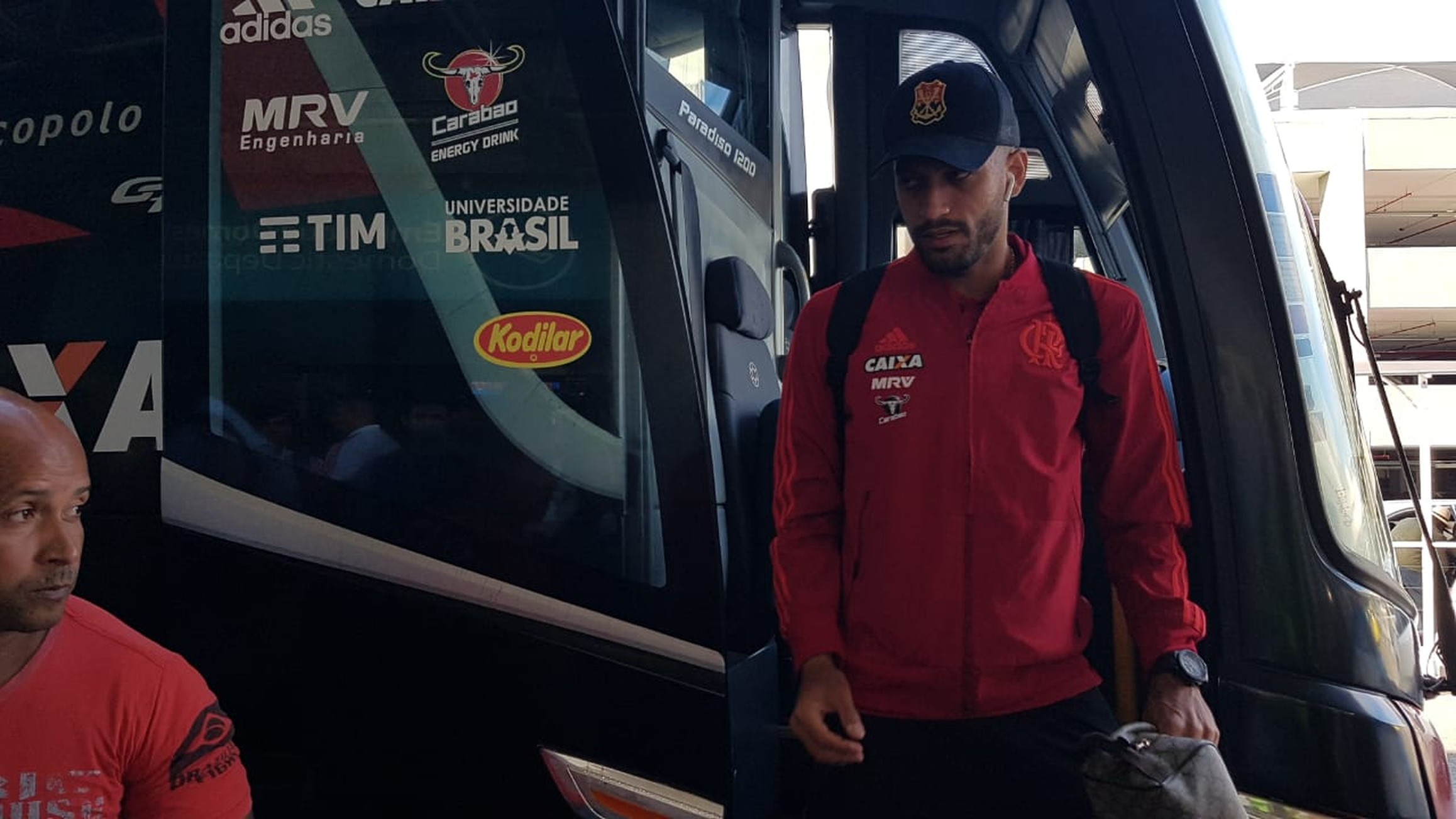 Rômulo treina entre os titulares antes do jogo contra o Inter; Uribe volta ao ataque do Flamengo