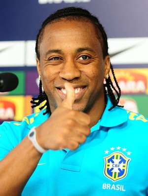 Arouca coletiva Seleção Brasileira amistoso (Foto: Marcos Ribolli / Globoesporte.com)