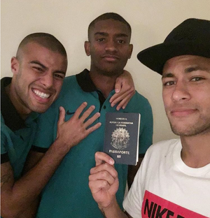 Neymar Marlon passaporte (Foto: Reprodução/Instagram)