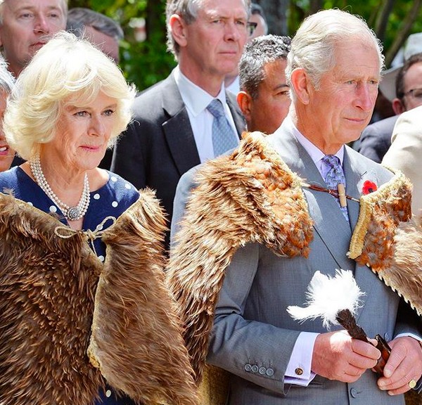 O Príncipe Charles e a esposa, Camila, em evento representado a Família Real Britânica (Foto: Instagram)