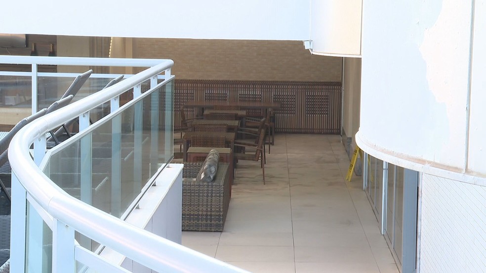 Vão do hotel onde MC Kevin caiu, segundo a polícia — Foto: Reprodução/TV Globo