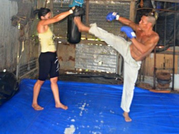 Sombra e Dria Sombra treinam para Náuas Combat de MMA (Foto: Adelcimar Carvalho/G1)