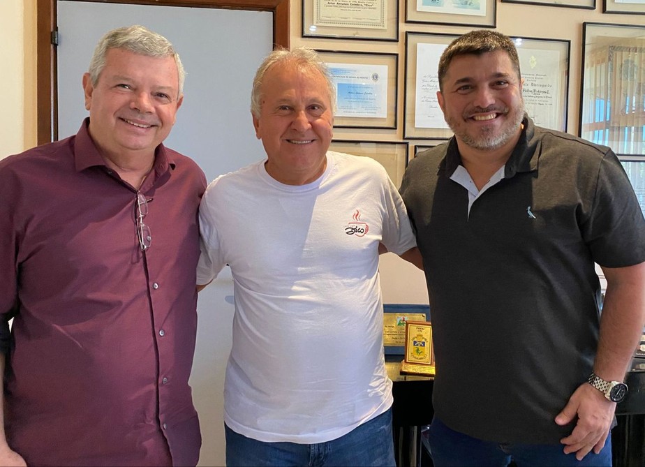 Copa Zico: o prefeito Axel Grael,  Zico e Rafael Caldeira