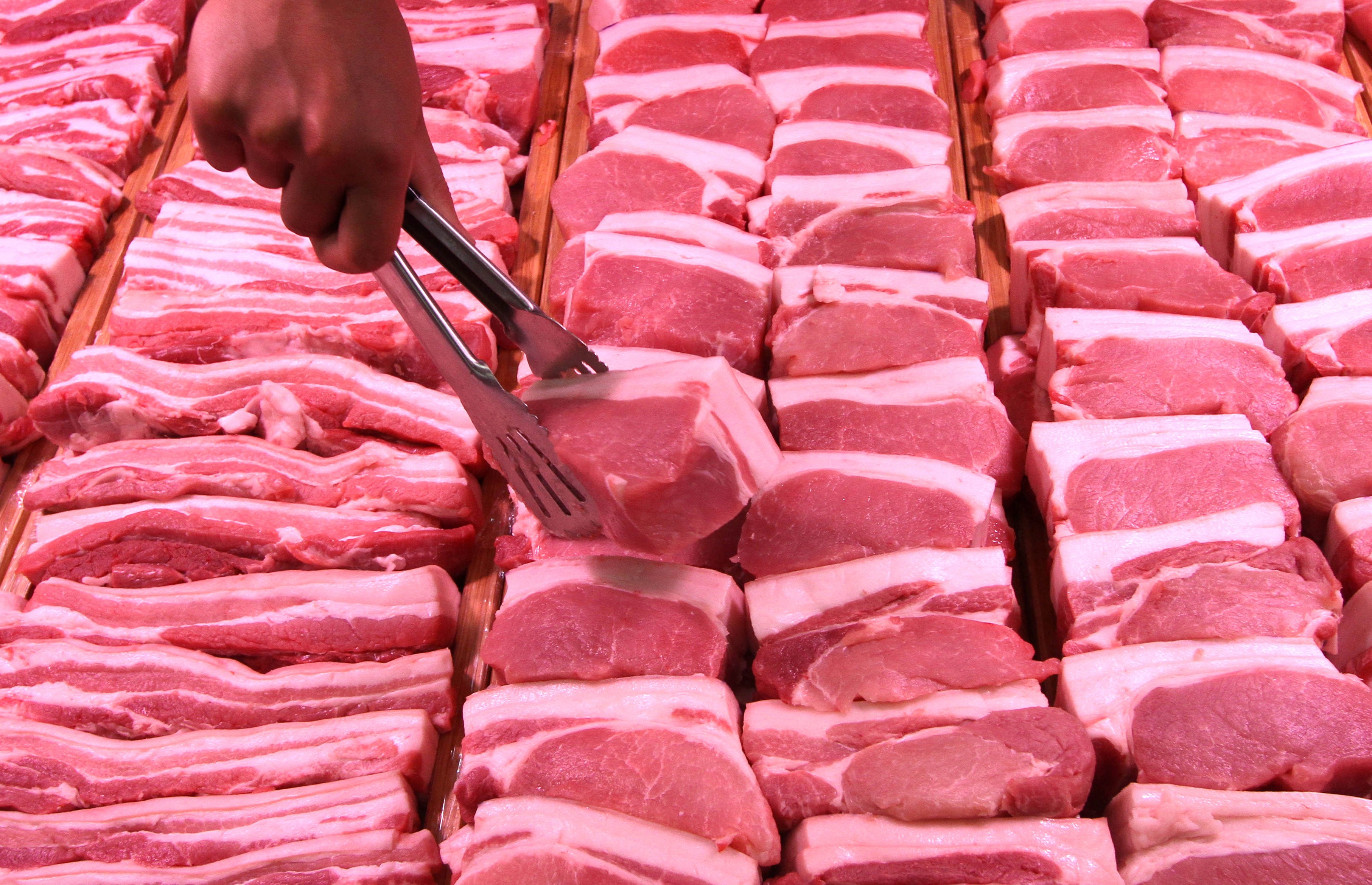 Importações de carne suína da China disparam em dezembro antes de Ano Novo Lunar thumbnail