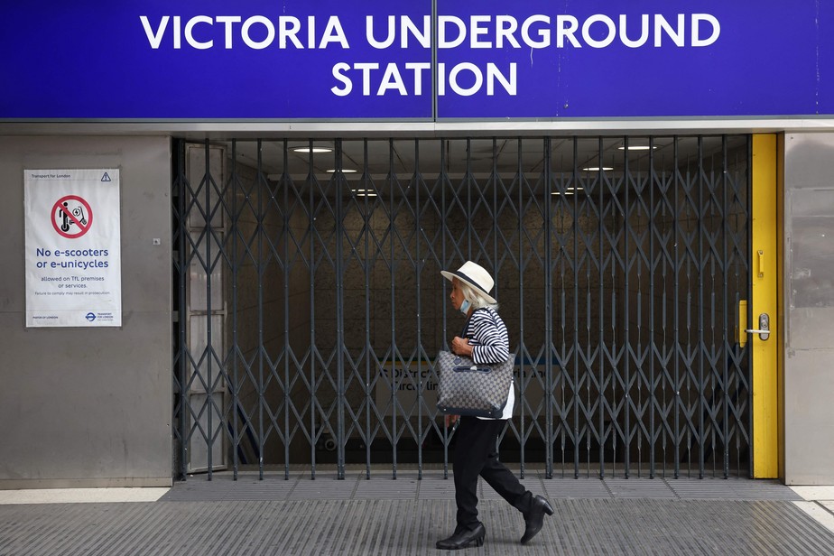 Estação fechada em Londres em dia de greve