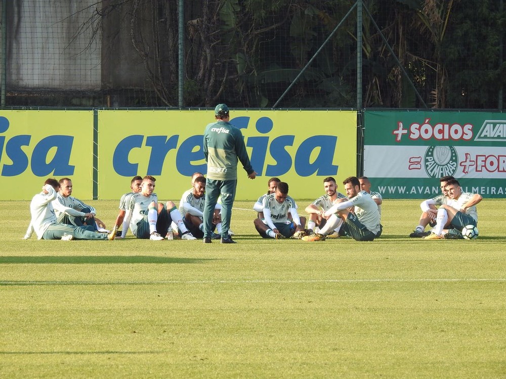  Cuca monta o time, mas mantém mistério no Palmeiras para o clássico