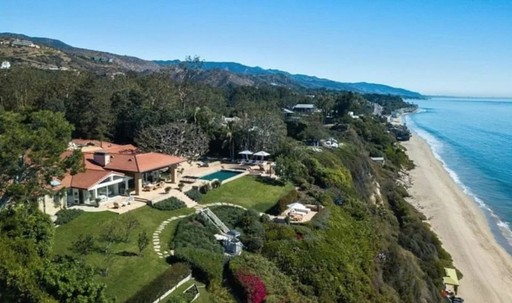Clã das Kardashian/Jenner se hospeda em mansão em Malibu (Foto: Reprodução / Realtor.com)