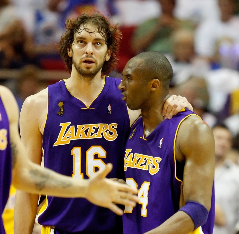 Pau Gasol fez história nos Lakers jogando ao lado de Kobe Bryant — Foto: Ronald Martinez / Getty Images