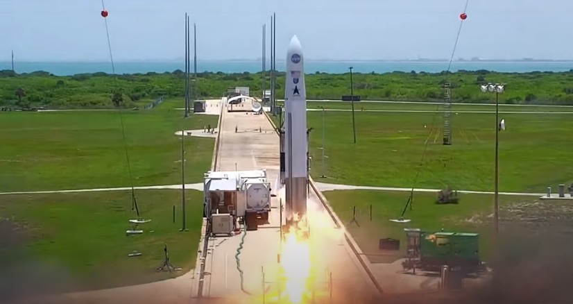 Imagem do lançamento do foguete Astra, que teve falhas no lançamento dos satélites (Foto: Reprodução/YouTube)