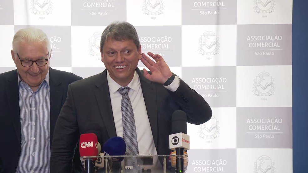 O governador eleito de São Paulo, Tarcísio de Freitas (Republicanos), durante palestra na Associação Comercial de SP.  — Foto: Reprodução/TV Globo