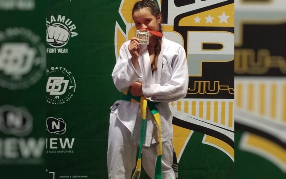 Andressa Monteiro chegou a ganhar medalha em competição de Jiu-Jitsu  — Foto: Reprodução/Instagram Andressa Monteiro