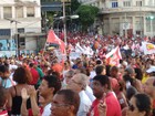 Manifestantes defendem governo Dilma durante protesto em Salvador