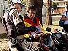 PM inicia blitz com os mototaxistas e motofretistas em Uberlândia (Foto: Reprodução/TV Integração)